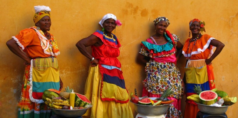 Colombian women with fruit baskets